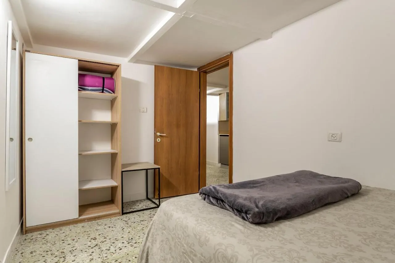 Romsuites - Budget Apartment At Center City, German Colony Bahai Gardens Haifa 0*,  Izrael