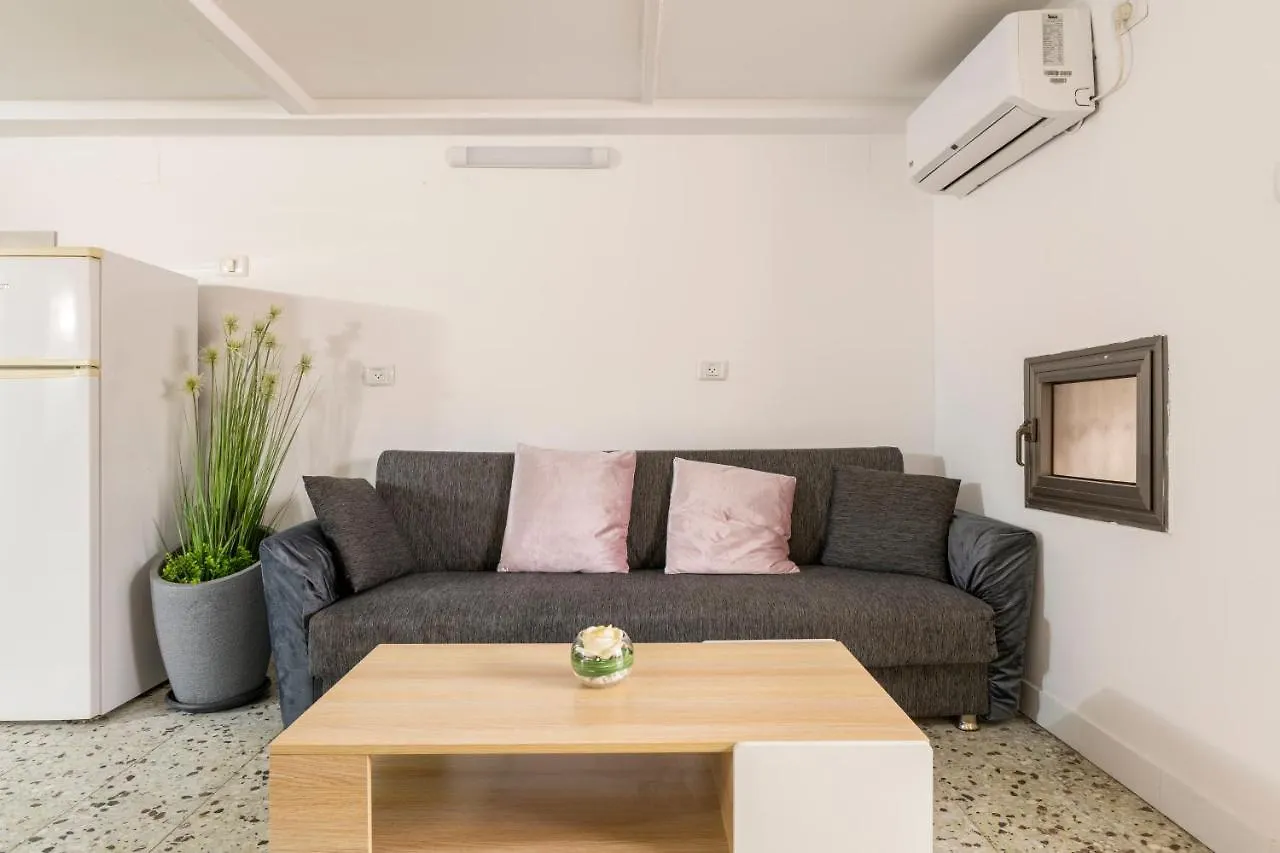 Romsuites - Budget Apartment At Center City, German Colony Bahai Gardens Haifa